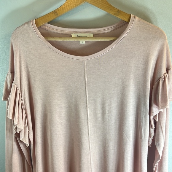 Two By Vince Camuto Long Sleeve Ruffle Shoulder Top Size Medium - Picture 3 of 9